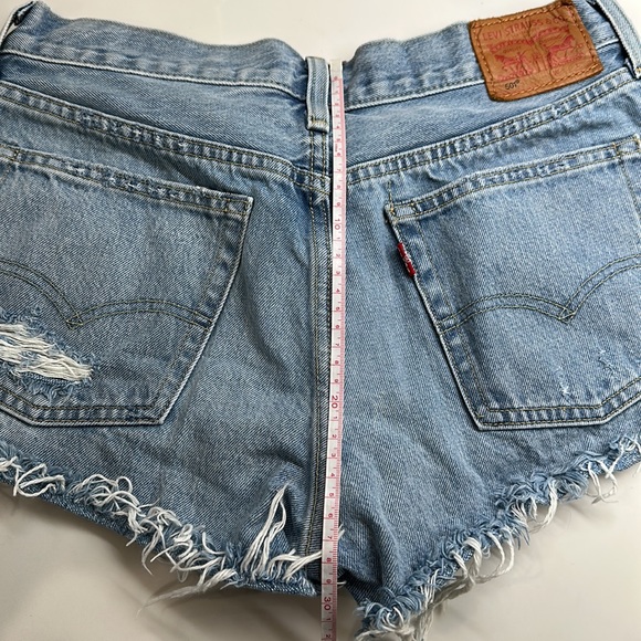 Levi 501 jean shorts - Picture 8 of 8